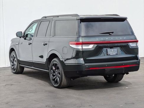 Used 2023 Lincoln Navigator L Black Label AWD/4WD image 3