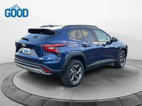 Used 2024 Chevrolet Trax LT w/ Driver Confidence Package image 5
