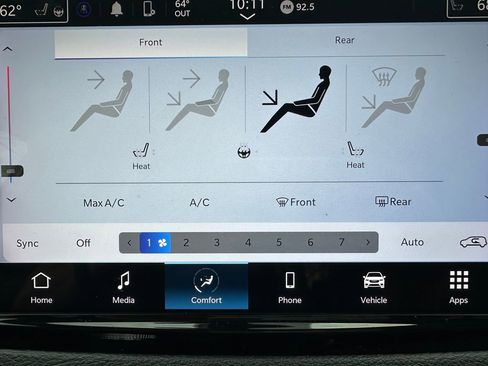 Used 2023 Chrysler Pacifica Touring-L image 6