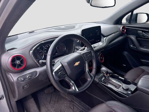 Used 2024 Chevrolet Blazer RS w/ Enhanced Convenience Package image 9