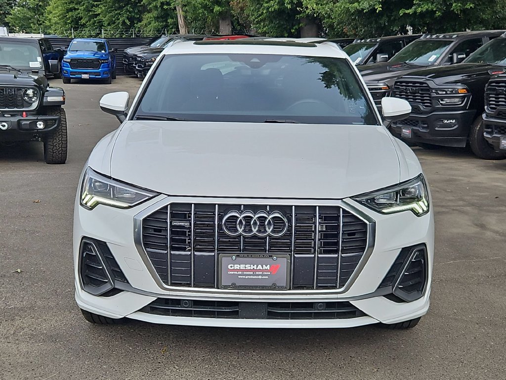 Used 2025 Audi Q3 2.0T Premium AWD/4WD image 2