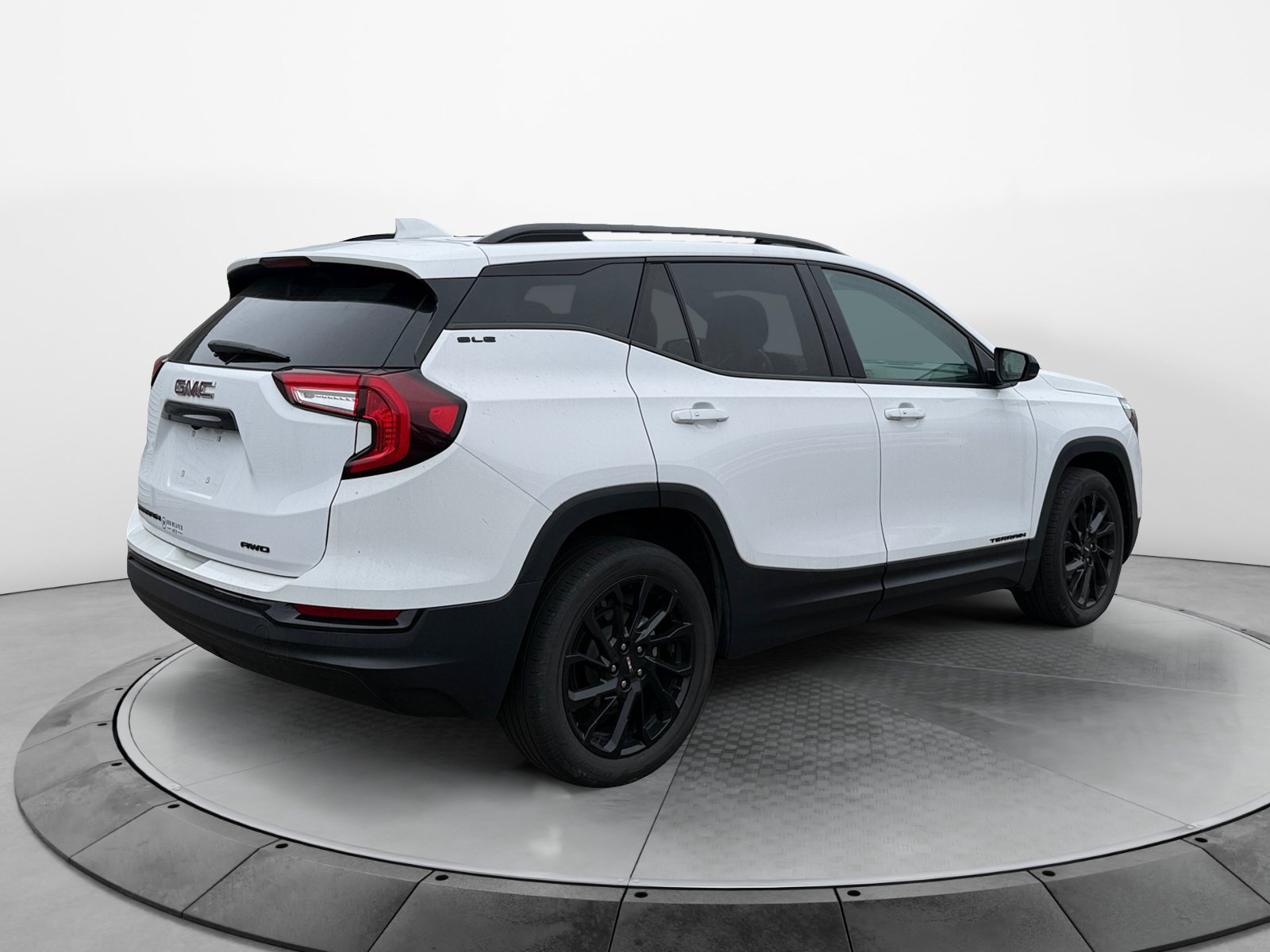 Used 2023 GMC Terrain SLE w/ Driver Convenience Package AWD/4WD image 5