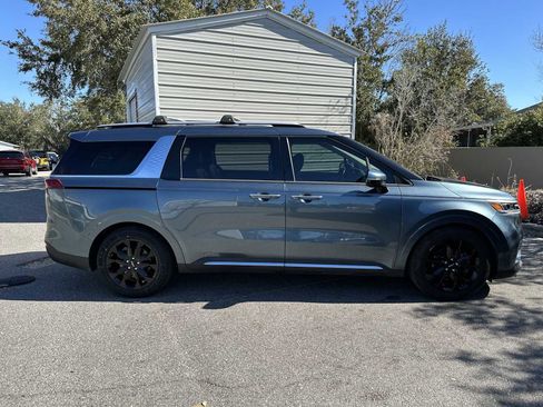 Used 2022 Kia Carnival SX image 7