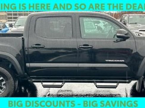 Used 2023 Toyota Tacoma TRD Off-Road image 4