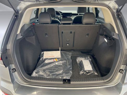 New 2026 Volkswagen Taos SE image 32