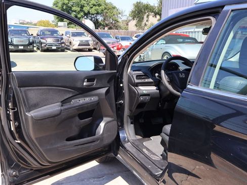 Used 2015 Honda CR-V LX image 17
