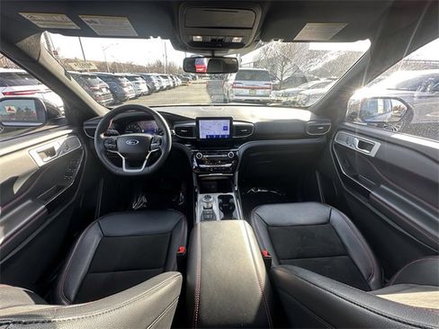 Certified 2023 Ford Explorer ST-Line w/ Class IV Trailer Tow Package image 3