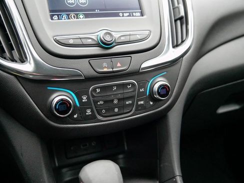 Used 2024 Chevrolet Equinox LT image 30