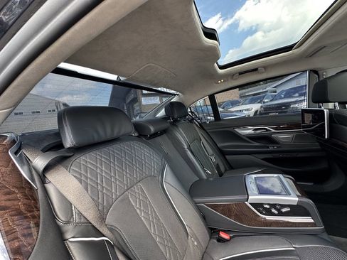 Used 2020 BMW M760i xDrive AWD/4WD image 27