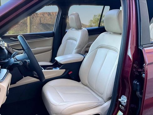 Used 2025 Jeep Grand Cherokee L Limited RWD image 25