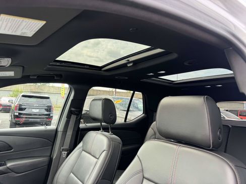 Used 2023 Chevrolet Traverse RS AWD/4WD image 22