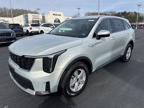 New 2026 Kia Sorento LX FWD image 3