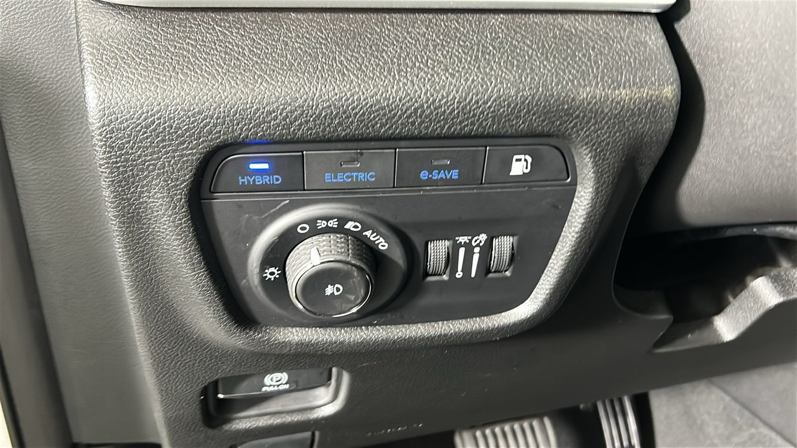 Used 2023 Jeep Grand Cherokee Trailhawk AWD/4WD image 23