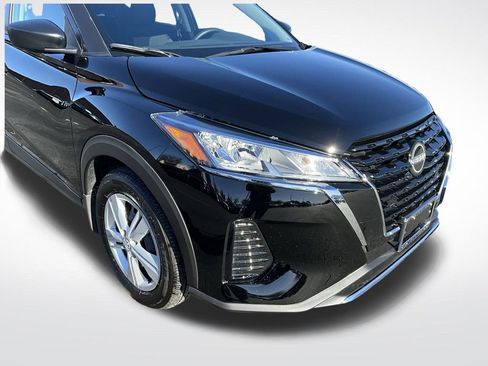 Certified 2025 Nissan Kicks Play S image 14