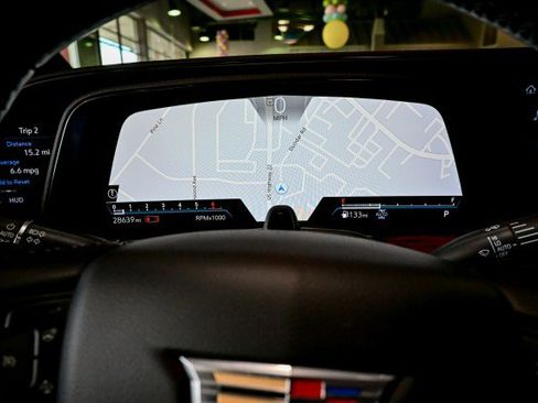 Used 2023 Cadillac Escalade ESV Premium Luxury image 32