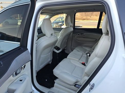 Used 2025 Volvo XC90 T8 Ultra image 13