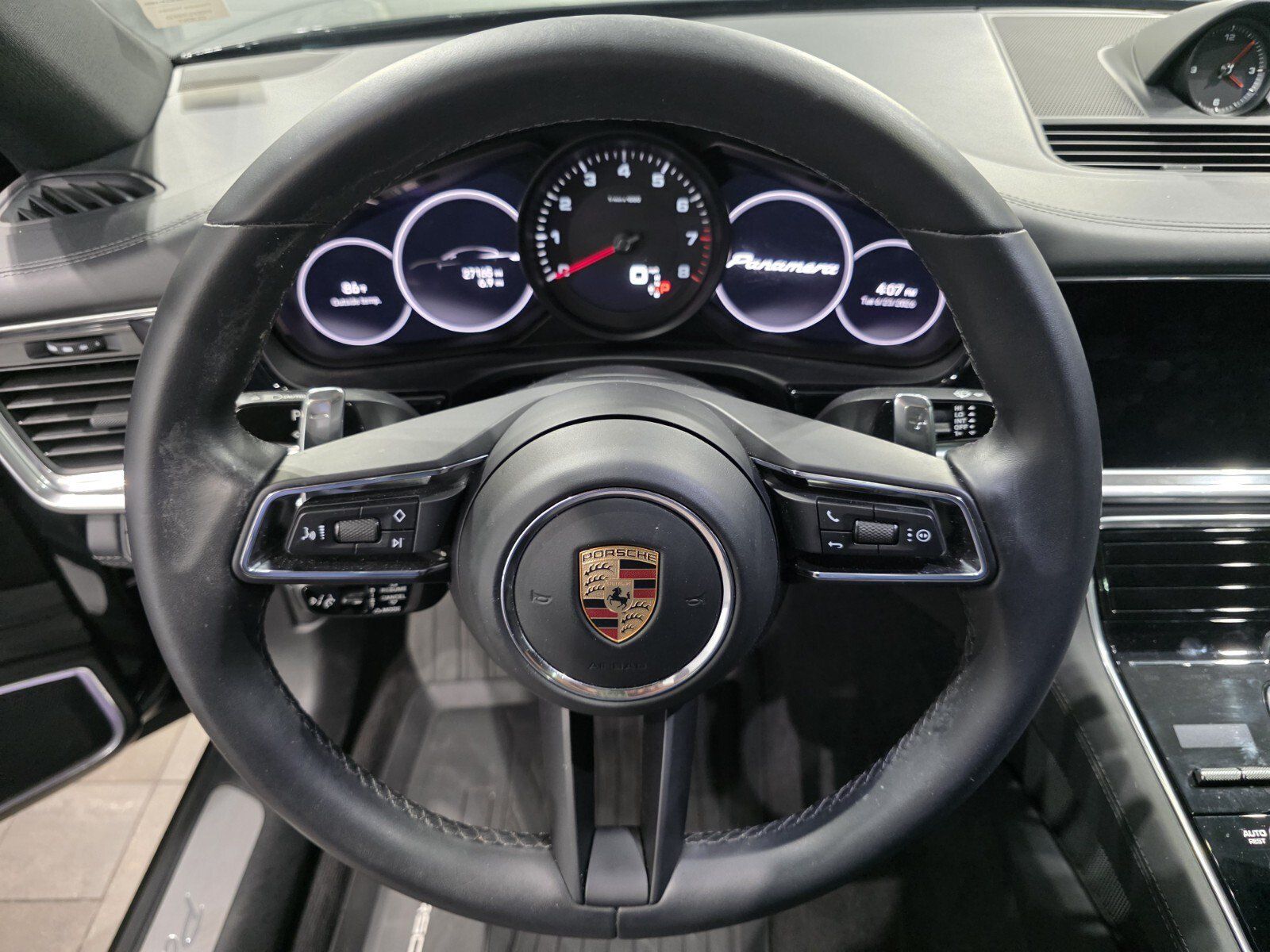 Used 2023 Porsche Panamera RWD image 14