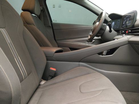 Used 2023 Hyundai Elantra SEL w/ Convenience Package FWD image 21