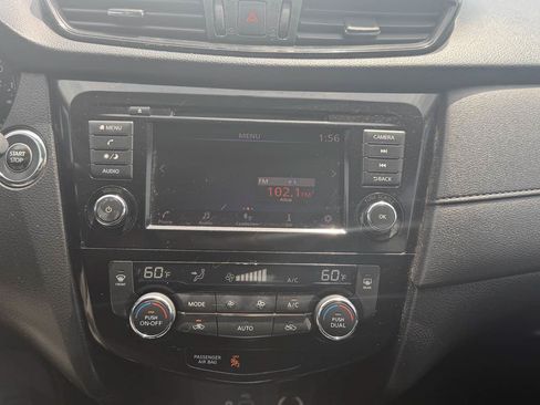 Used 2018 Nissan Rogue SV FWD image 18