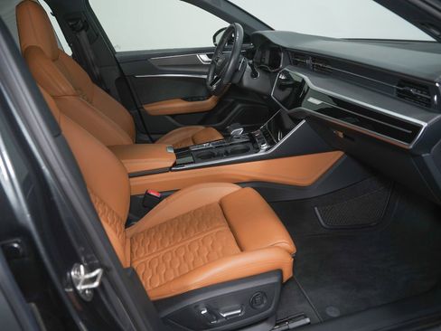Used 2022 Audi RS 6 w/ Executive Package AWD/4WD image 2
