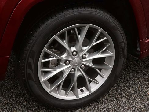 Used 2025 Jeep Grand Cherokee Summit image 8