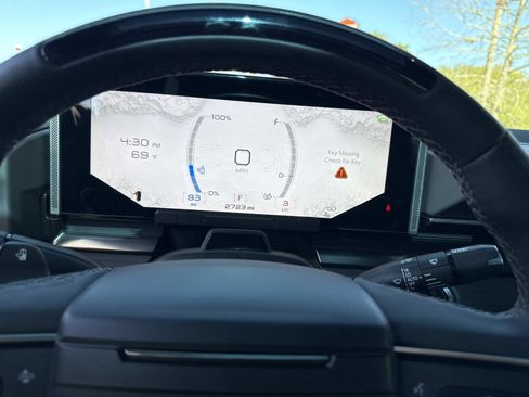 Used 2024 GMC Hummer EV 3X w/ LPO, Illumination Package image 31