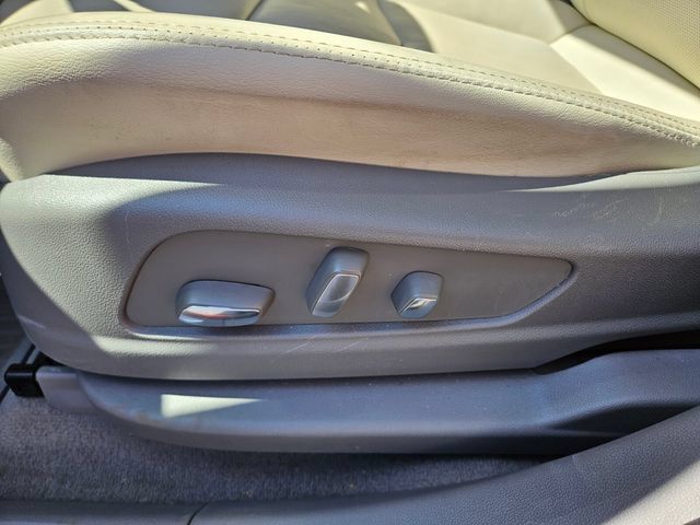 Used 2024 Cadillac XT5 Premium Luxury w/ LPO, Floor Liner Package AWD/4WD image 9