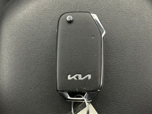 Used 2025 Kia Seltos LX AWD/4WD image 20