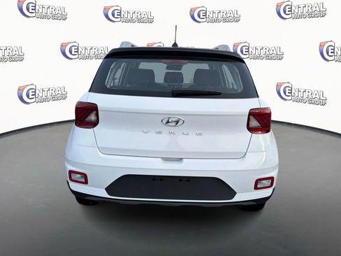Certified 2025 Hyundai Venue Limited image 6