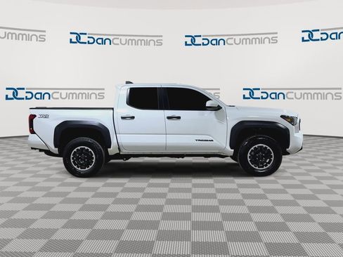 Used 2025 Toyota Tacoma TRD Off-Road image 2