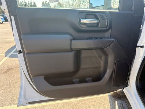 Used 2024 Chevrolet Silverado 2500 Custom w/ Custom Value Package image 10