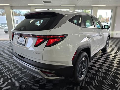 New 2026 Hyundai Tucson Blue SE image 4