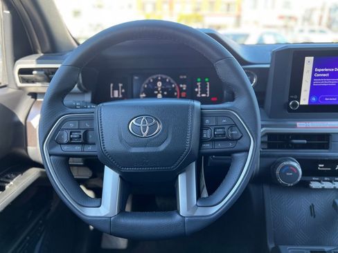 New 2026 Toyota 4Runner SR5 AWD/4WD image 28