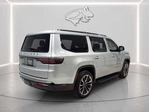 Used 2023 Jeep Wagoneer Series II w/ Premium Group I AWD/4WD image 5