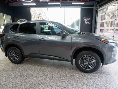 Used 2021 Nissan Rogue S image 5