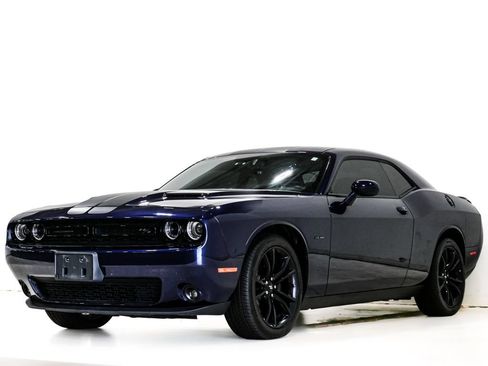 Used 2017 Dodge Challenger R/T Plus RWD image 1