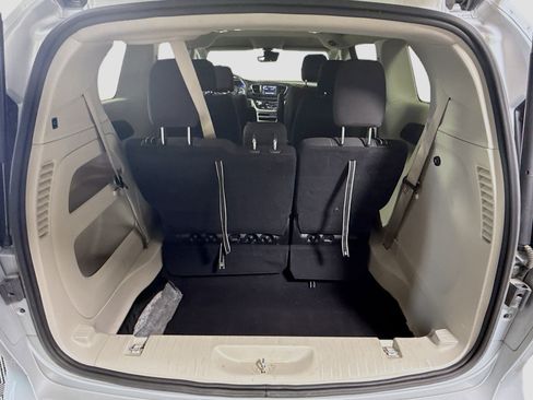 Used 2023 Chrysler Voyager LX FWD image 35