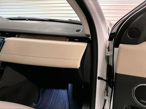 Certified 2025 Land Rover Discovery Sport S image 25