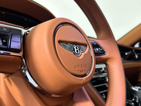 Used 2024 Bentley Flying Spur V8 AWD/4WD image 22