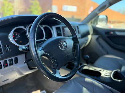 Used 2005 Toyota 4Runner Sport image 9