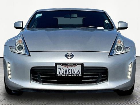 Used 2014 Nissan 370Z Coupe image 2