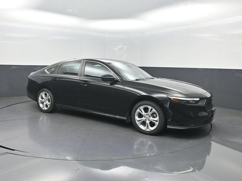 Used 2023 Honda Accord LX image 29