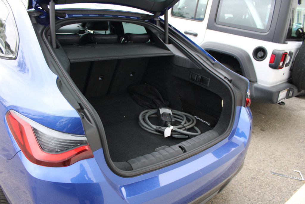 Used 2023 BMW i4 eDrive40 w/ M Sport Package RWD image 10