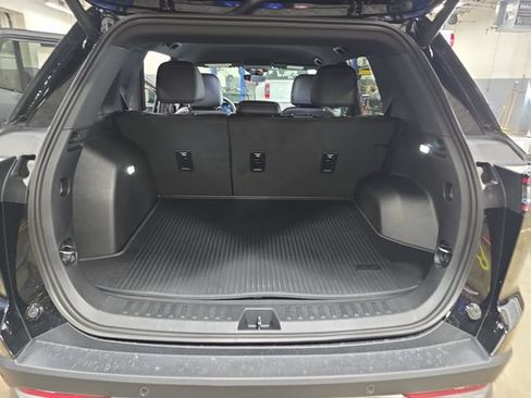 New 2027 Chevrolet Equinox LT w/ Convenience Package II AWD/4WD image 13