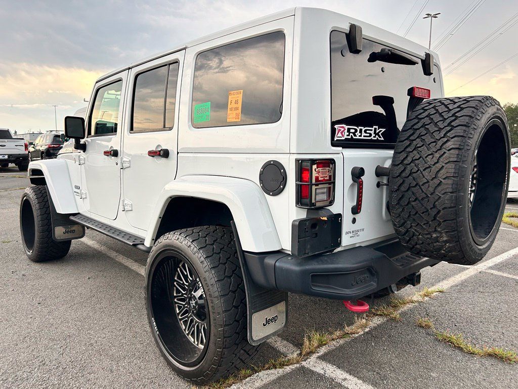 Used 2017 Jeep Wrangler Unlimited Rubicon AWD/4WD image 3