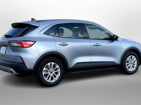 Used 2022 Ford Escape SE w/ Cold Weather Package image 12