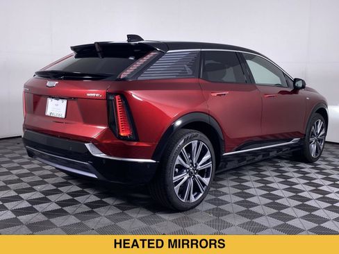 Certified 2025 Cadillac Optiq Luxury 2 AWD/4WD image 19