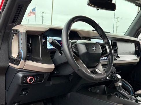 Certified 2023 Ford Bronco Wildtrak image 39