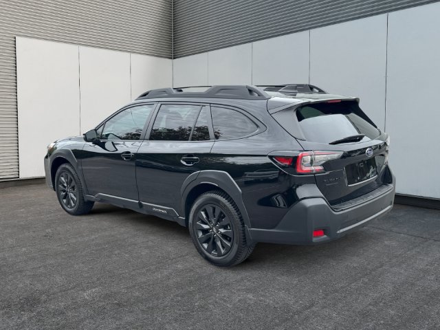 Used 2025 Subaru Outback Onyx Edition XT AWD/4WD image 3