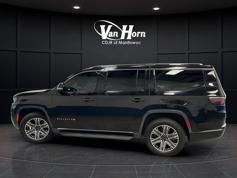 Used 2022 Jeep Wagoneer Series III AWD/4WD image 4